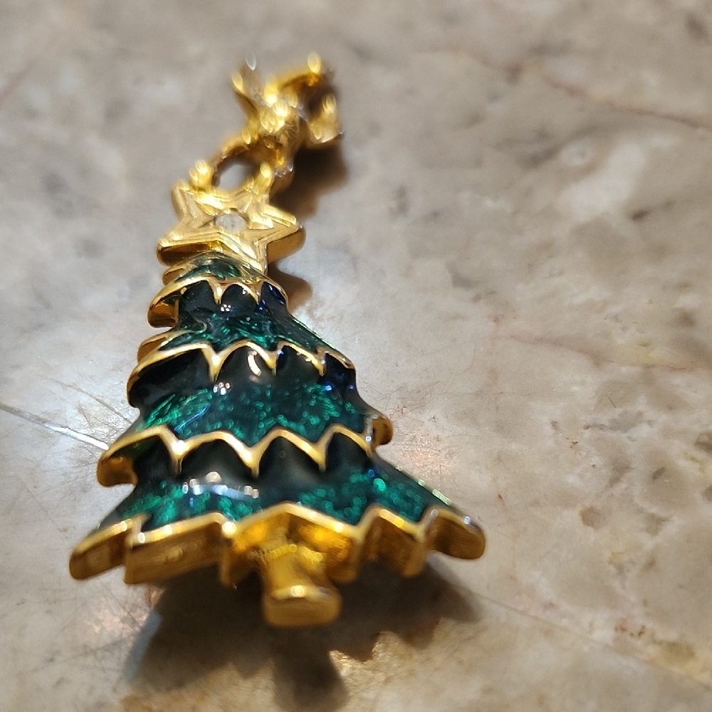 Elegant Green and Gold Christmas Tree Pendant